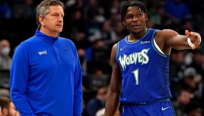 她在前三局 她在前三局